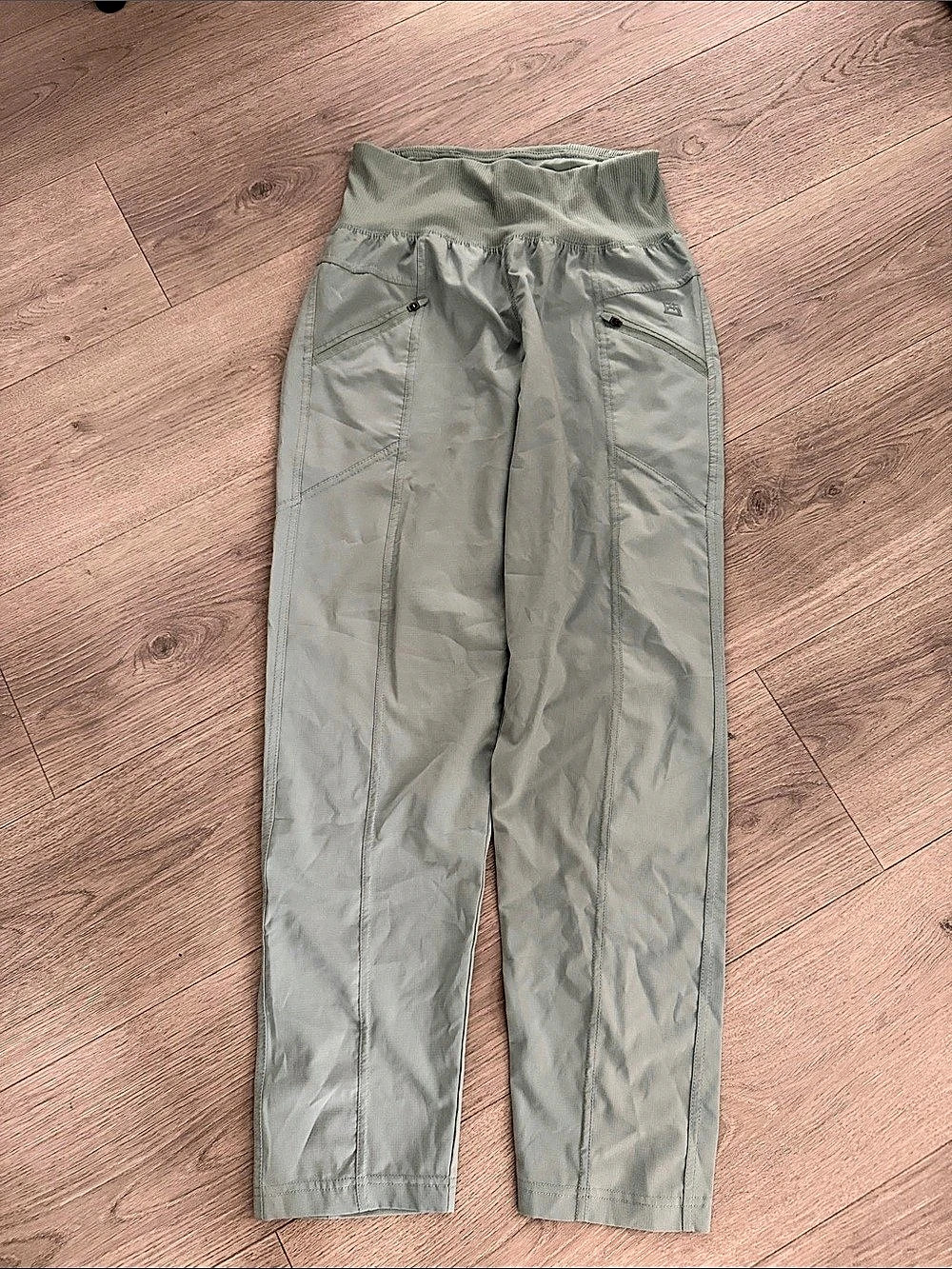 Avalanche Women'Small Track Pants in Green Size Small Like New